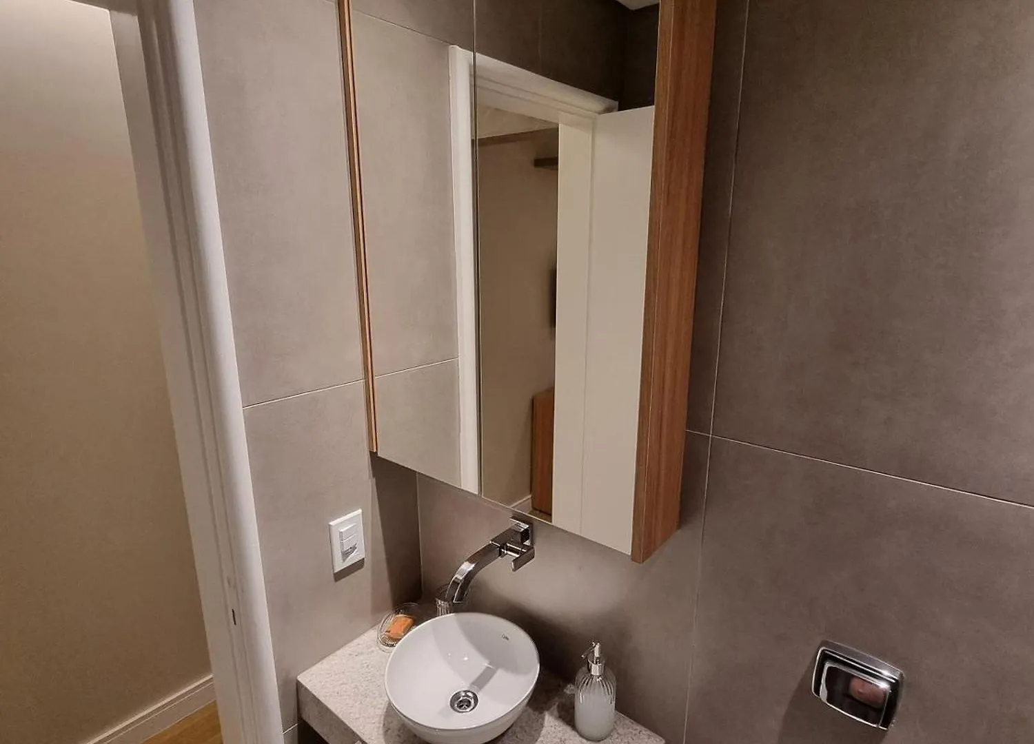 Daire Flat Asa Norte Cln 311 By Centoedez Brezilya